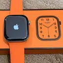 Apple Watch Série 9 Hermès 41mm (GPS + Cellular) bracelet silicone Oranžová Hermès – fotka 3 z 5